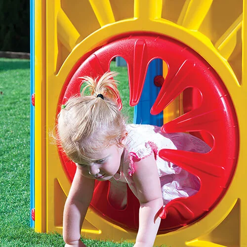 Cubo de atividades com túnel infantil